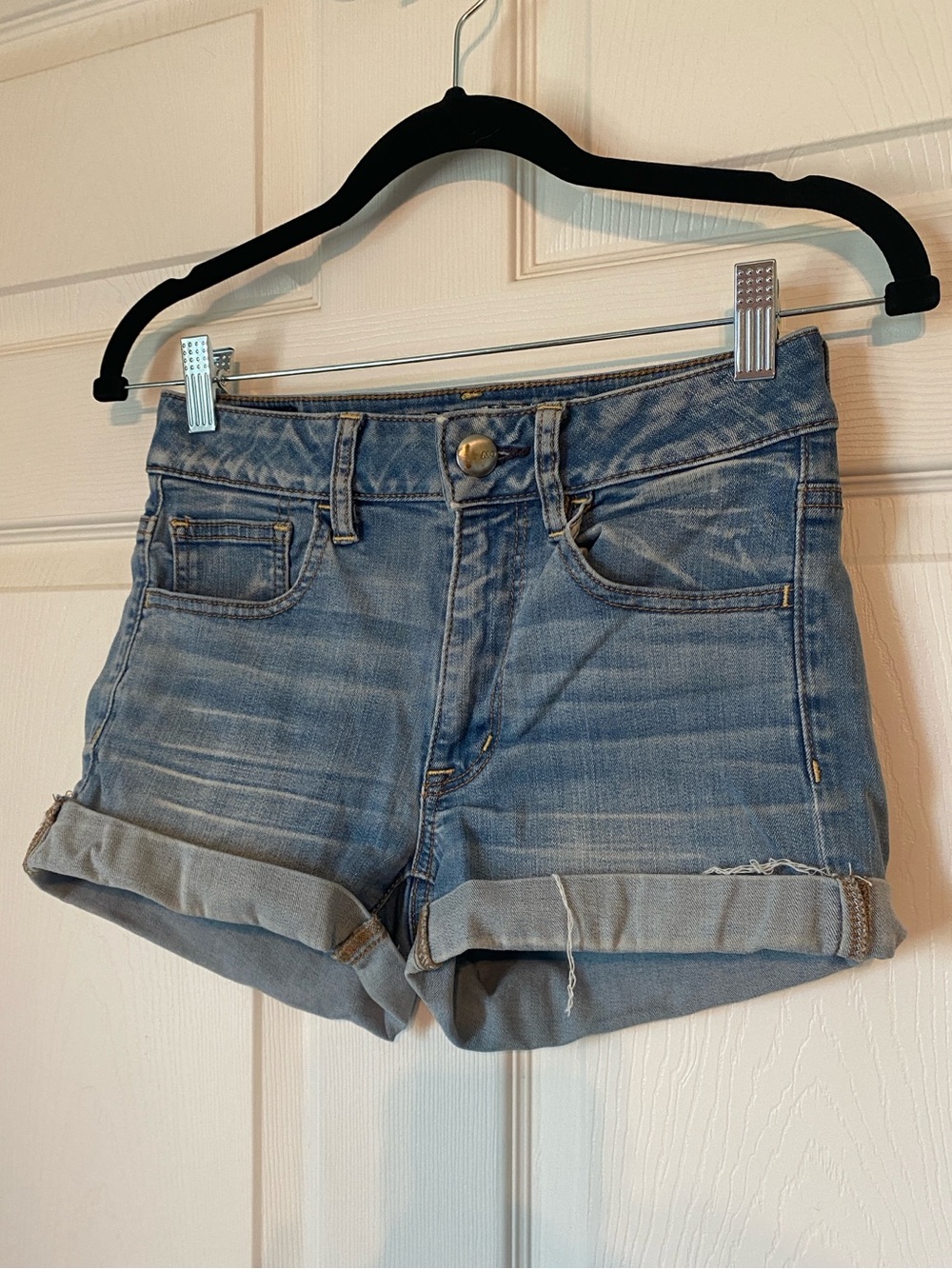 Denim Roll-Cuff Women's Shorts - Light Blue